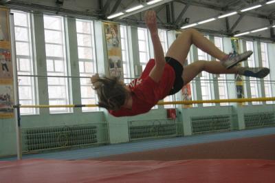 Половина высших наград первого дня соревнований по лёгкой атлетике досталась гостям